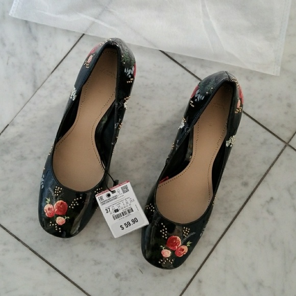 New Zara Floral Court Heels in Black - Picture 3 of 8